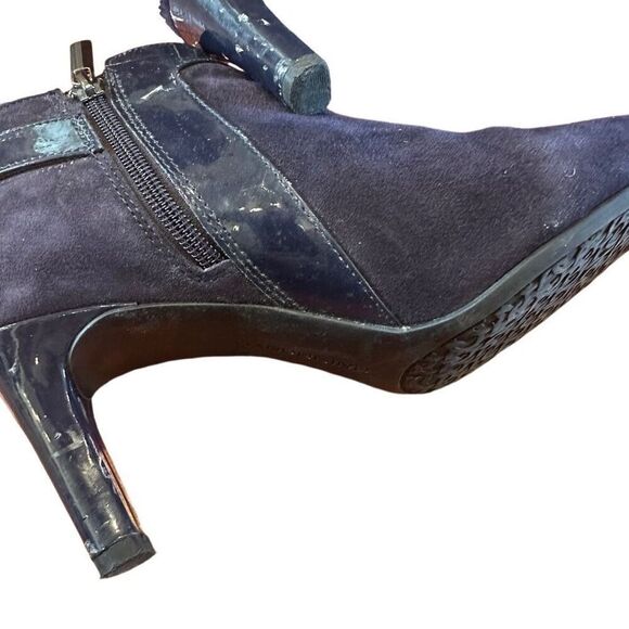 Bandolino Navy Suede / Leather Healed Booties- size 8 - Picture 5 of 6